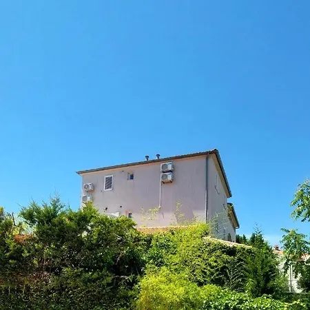 With No Balcony *